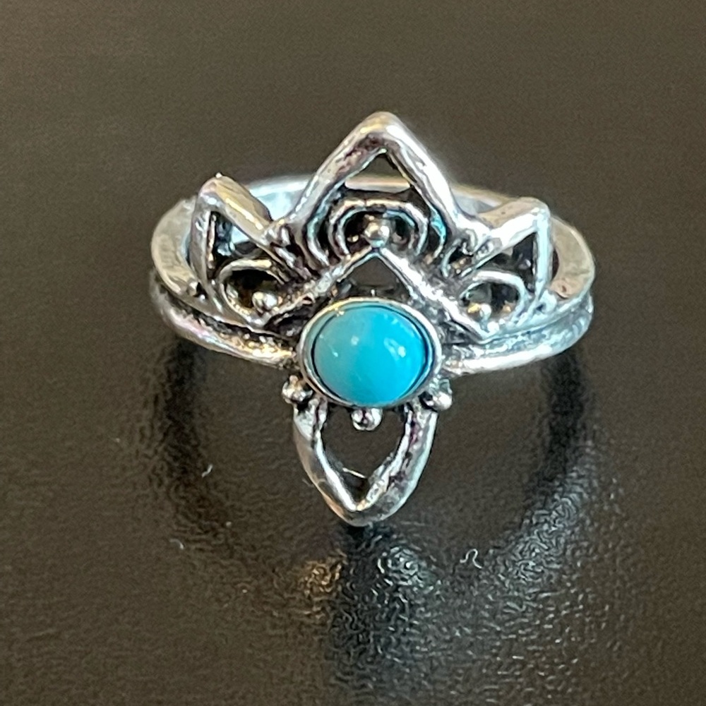 Turquoise stone boho ring size 4.5